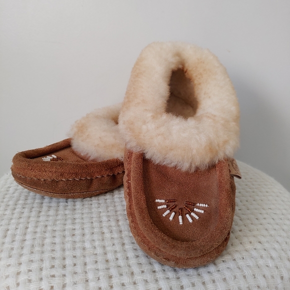 Laurentian Chief Suede Leather Sheepskin Fur Moccasins Beaded Size 6 / 6.5 - Picture 5 of 15